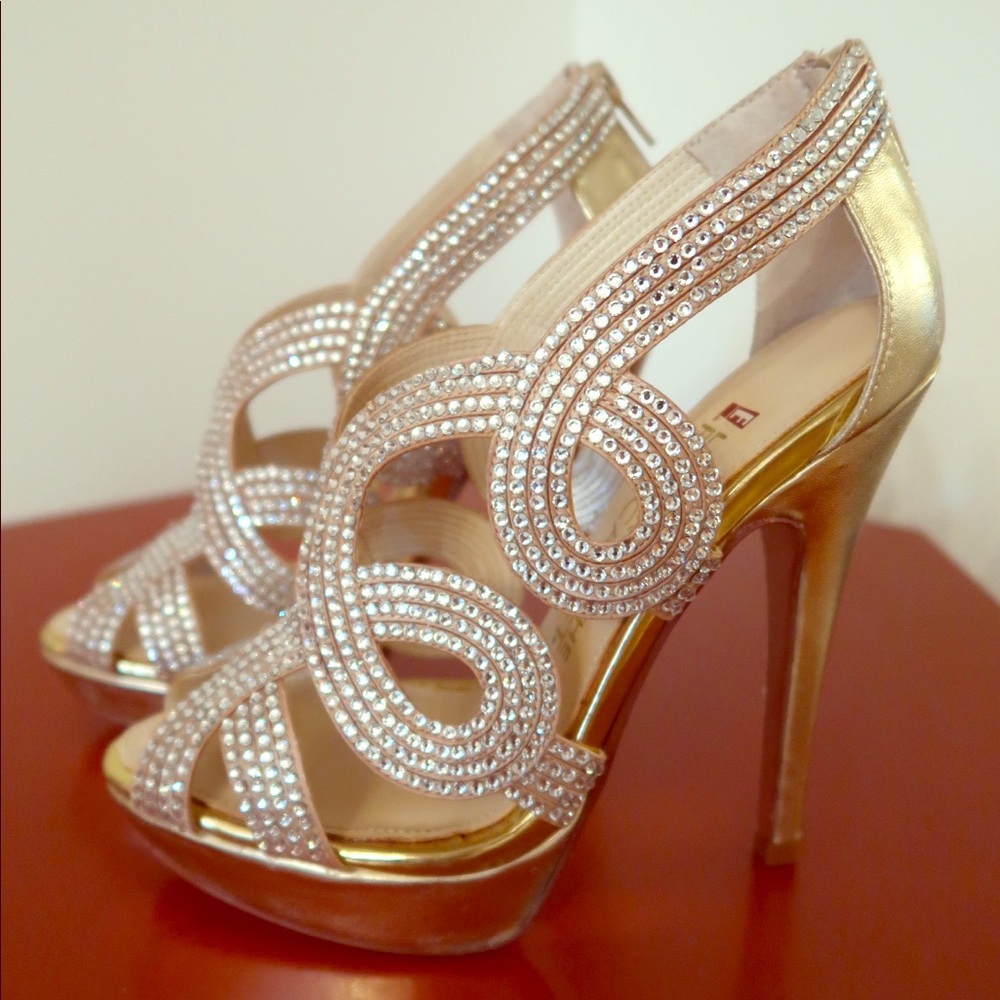 Diamanté Goldtone E! Red Carpet Shoes